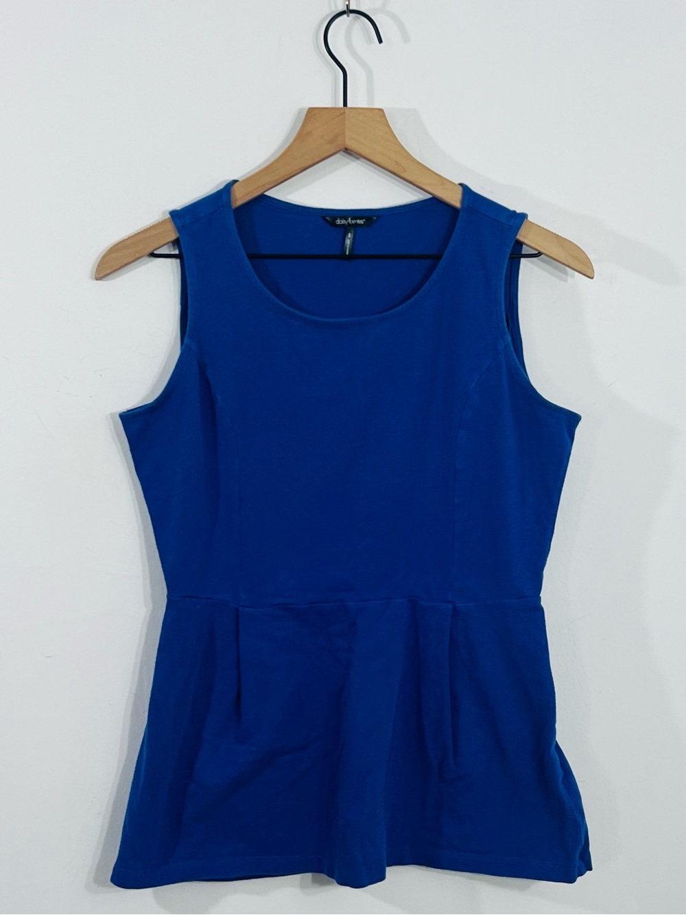 Daisy Fuentes Blue Sleeveless Peplum Blouse Scoop Neck Business Casual Stretchy